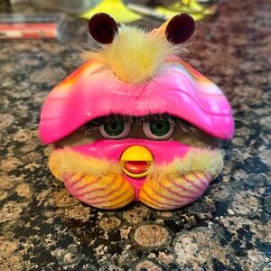 Shelby Furby circa 2001 in excellent working condition!